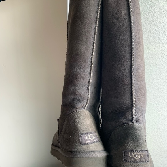 UGG Charcoal Winter Boots - Picture 4 of 5